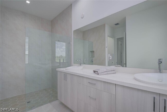 Building Photo - 5026 Ofanto Ln