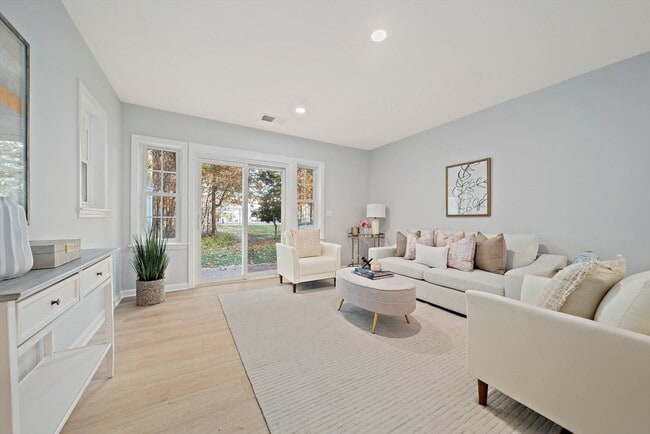 Building Photo - 192 Allerton Commons Ln