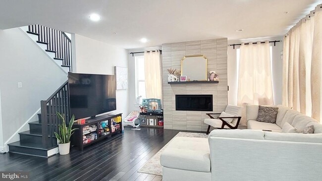 Building Photo - 14114 Dunlin St