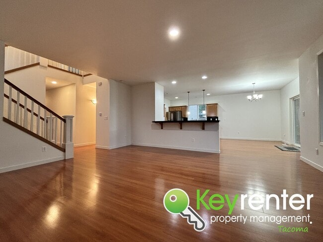 Building Photo - Beautiful 4 Bedroom 2.5 Bathroom Tacoma Home for Rent in Quiet Cul-De-Sac Community