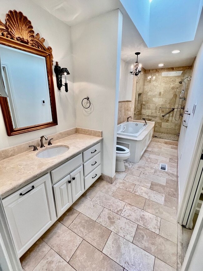 Building Photo - Rare rental opportunity in gated Garden Park!