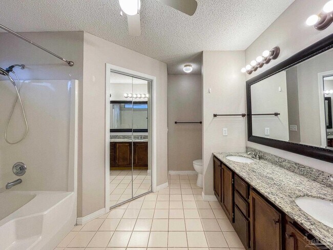 Building Photo - 9049 Bluebay Ln