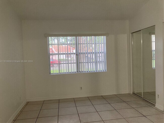 Building Photo - 1450 Springside Dr