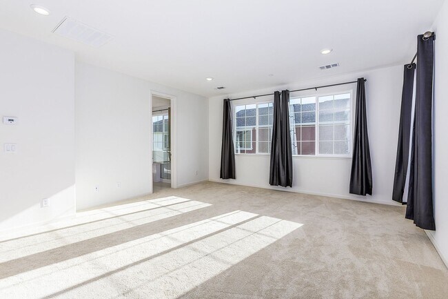 Building Photo - Stunning Executive Style Home in Fremont – Ardenwood Neighborhood!