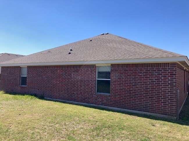 Building Photo - 308 Cedar Ridge Dr