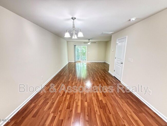 Building Photo - 8527 Quarton Dr
