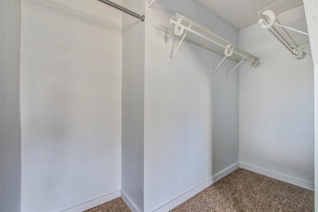 Building Photo - 2135 Burlington Avenue Apt #C, Charleston,...