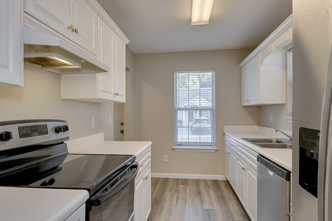 Building Photo - 2014 Emerald Bay Dr