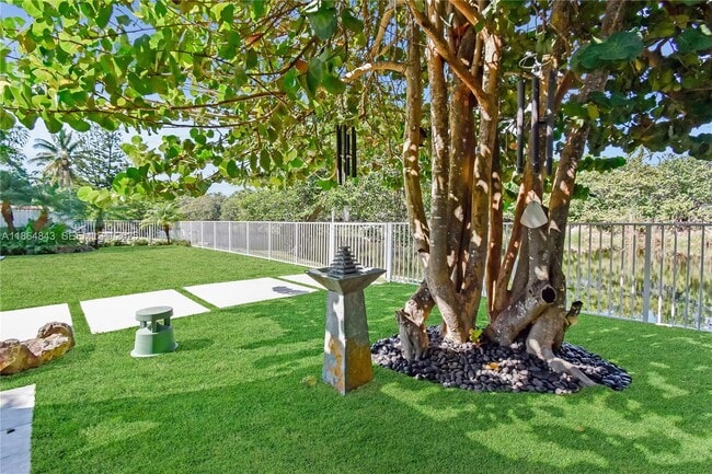 Building Photo - 14441 S Biscayne River Dr