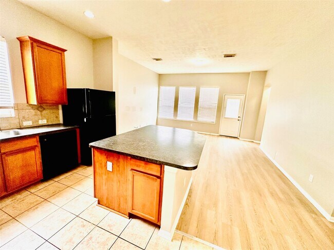 Building Photo - 20747 Pine Rain Ct