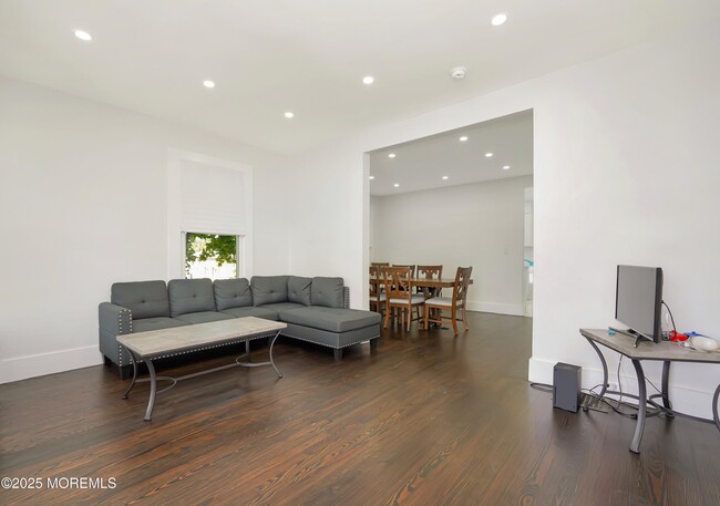 Building Photo - 319 Elberon Ave