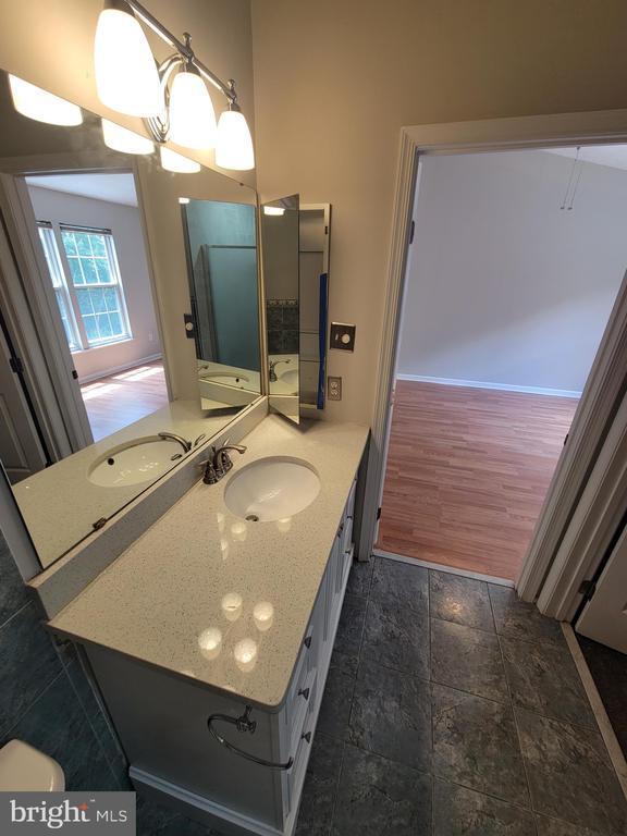 Building Photo - 8702 Castlerock Ct