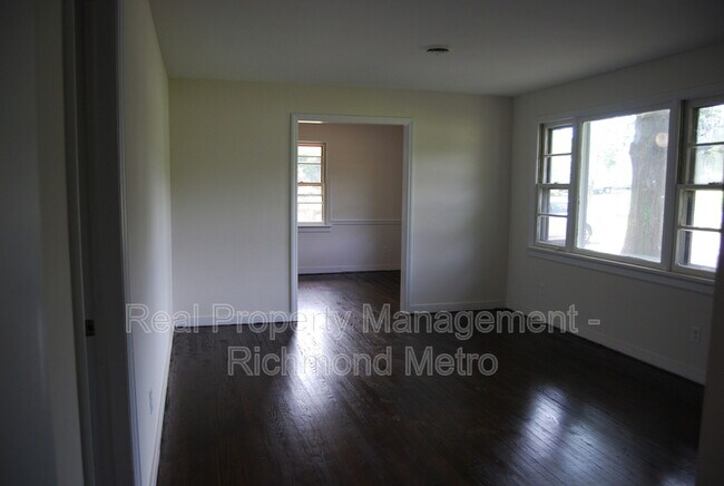 Building Photo - 4515 Olney Dr