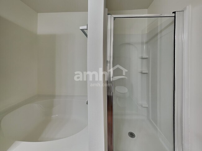 Building Photo - 4662 Abbey Park Rd