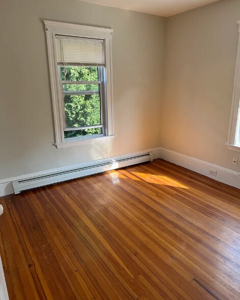 Building Photo - 49 Conwell Ave