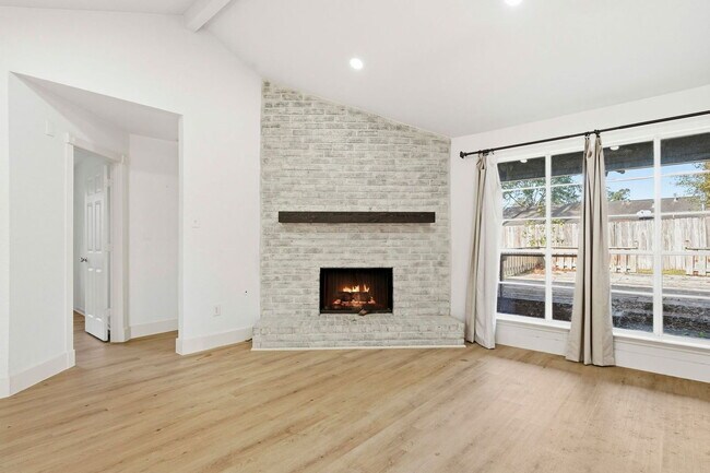 Building Photo - 11011 Almond Grove