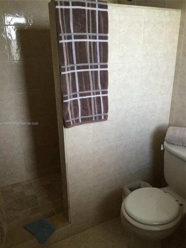 Building Photo - 1810 SW 81st Ave