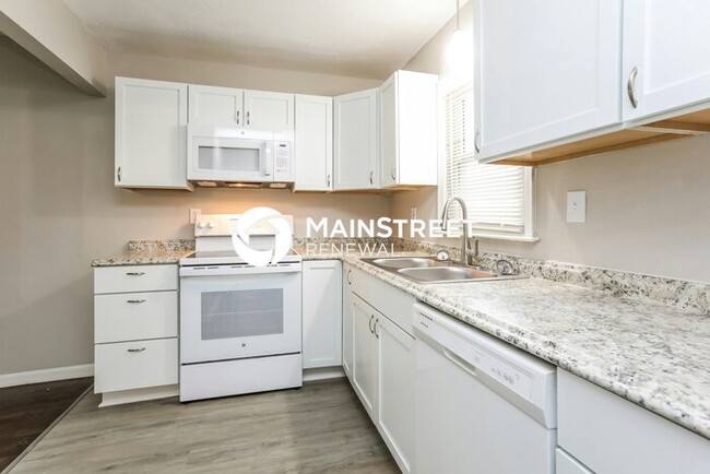 Building Photo - 3916 Circle Dr