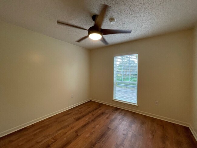 Building Photo - Beautiful 3BR Home in Summer Crossing