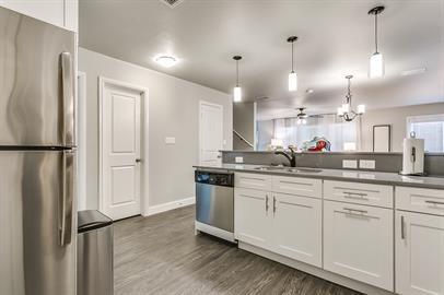 Building Photo - 3809 Huntington Dr