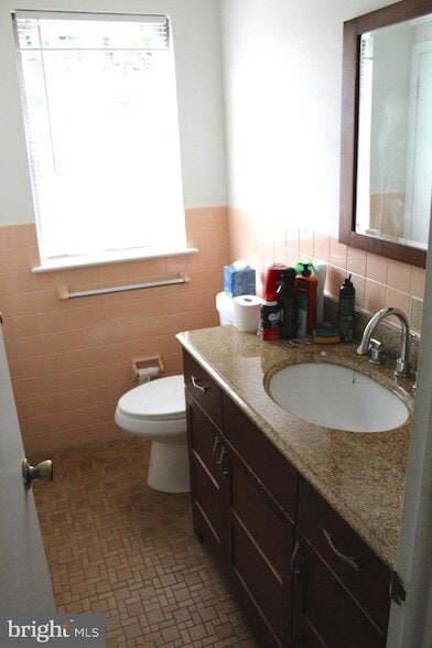 Building Photo - 5481 Vicaris St