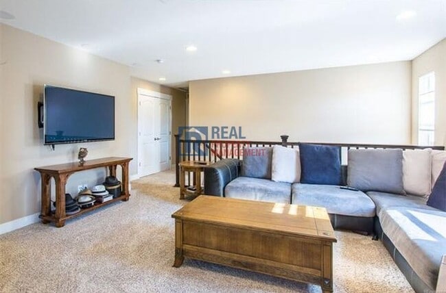 Building Photo - 7317 W Center Ave