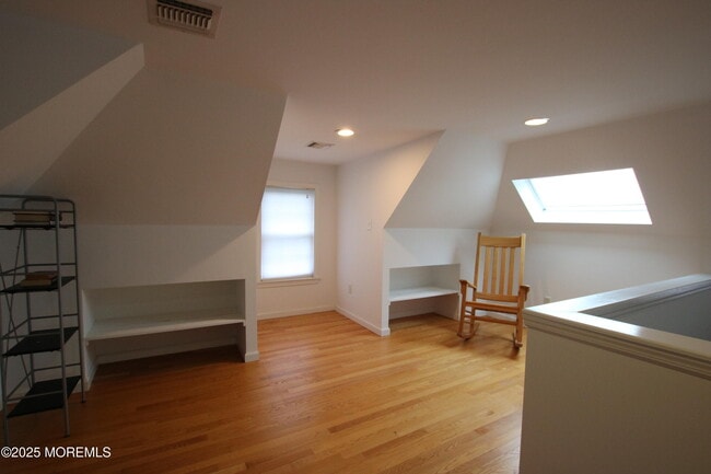 Building Photo - 211 4th Ave