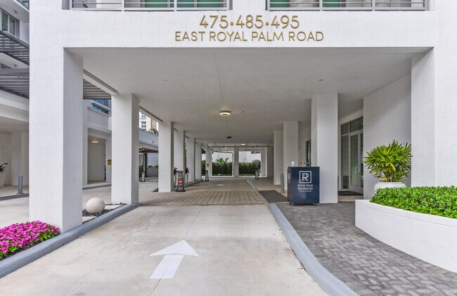 Building Photo - 485 E Royal Palm Rd