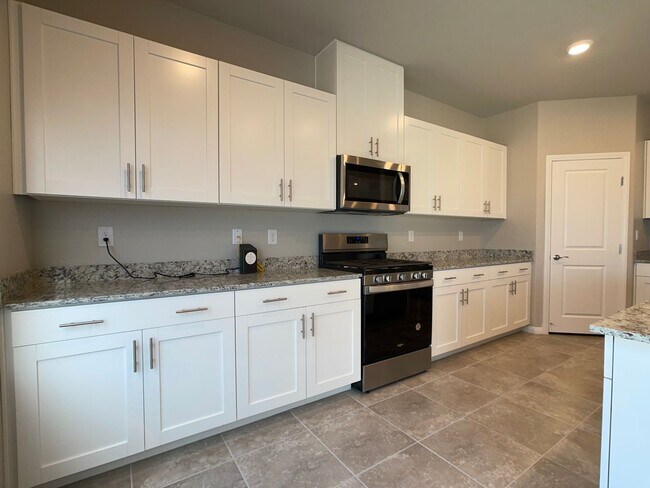 Building Photo - Brand New, Never Lived in House, located in the Southwest!