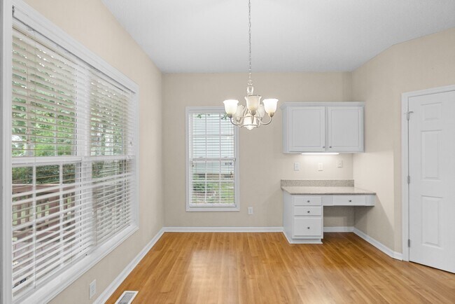 Building Photo - 108 Castlebury Creek Ct