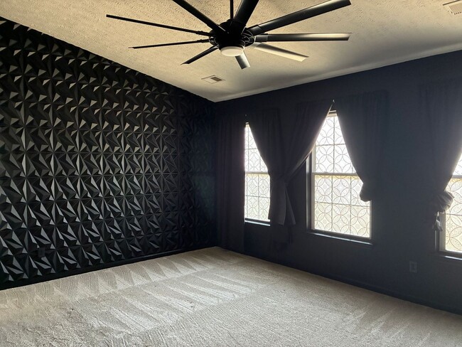 Building Photo - Walker Woods, large 4 BD and 2.5 BA