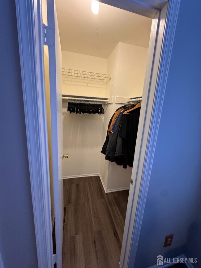 Building Photo - 337 Smithwold Rd