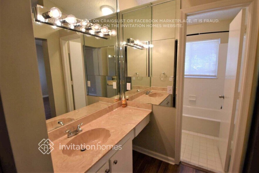 Building Photo - 2069 Discovery Cir E