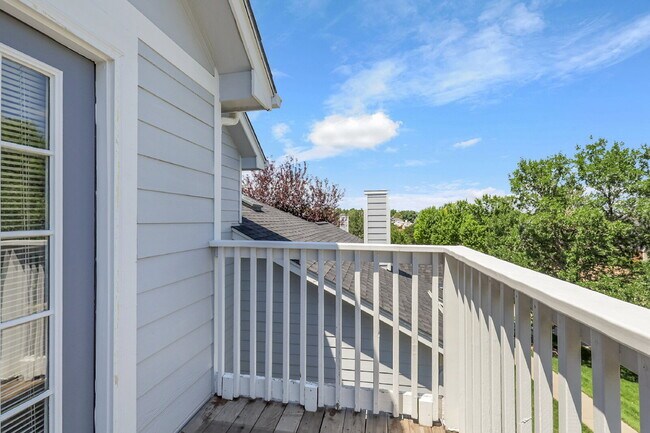 Building Photo - $2,640.95- 3 Bed, 3 Bath Townhome in Aurora with Central AC, In Unit Laundry and Patio Space!