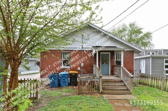 Building Photo - 1562 S National Ave
