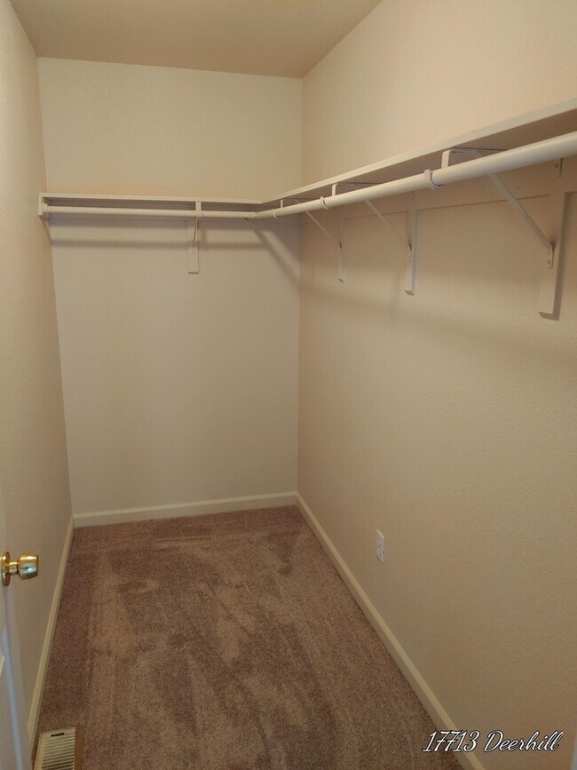 Building Photo - Hidden Valley Lake Rental- PGE included