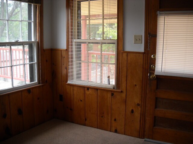 Building Photo - 1102 Blair - Unit A (Upstairs)