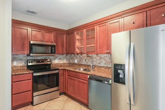 Building Photo - 914 Lake Shore Ranch Dr