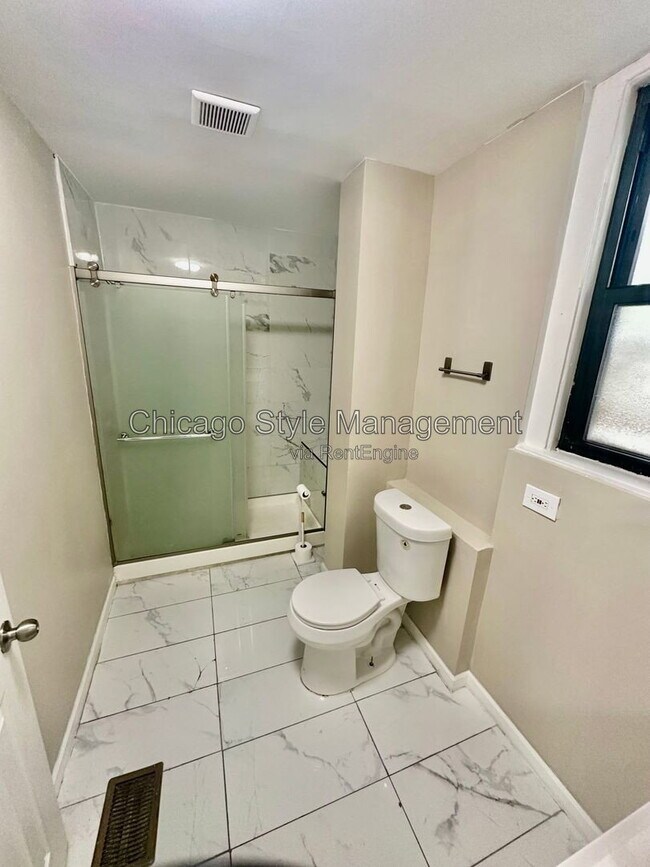 Building Photo - 2835 W 38th Pl