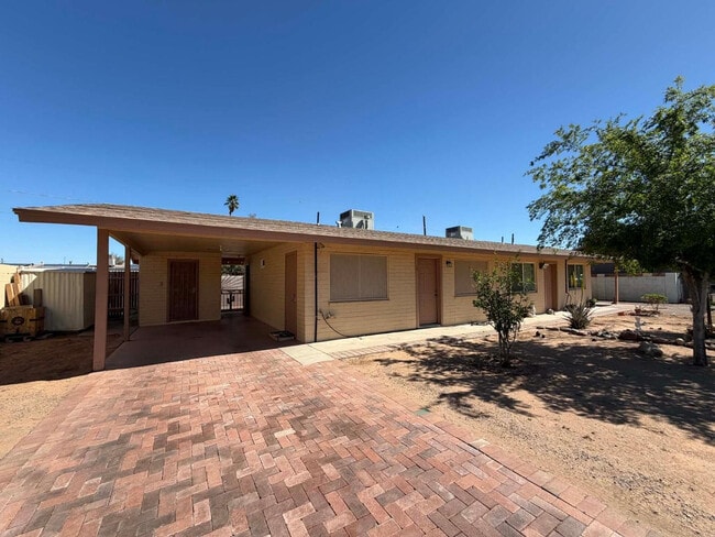 Building Photo - 15841 N Sunny Ln