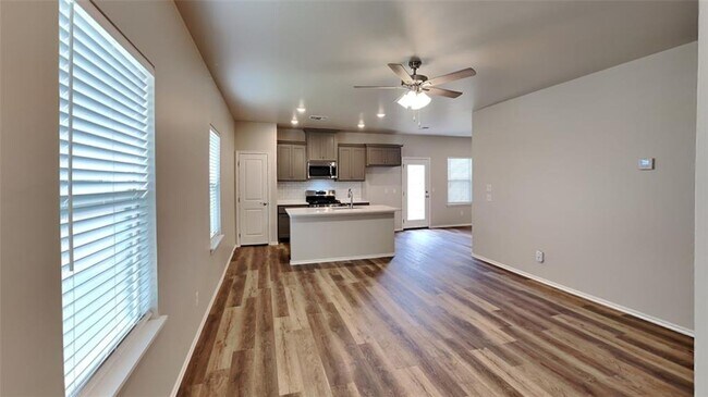 Building Photo - LUXURY 3 Bedroom 2.5 Bathroom Townhome in Piedmont Schools- Neighborhood Park and Basketball Court