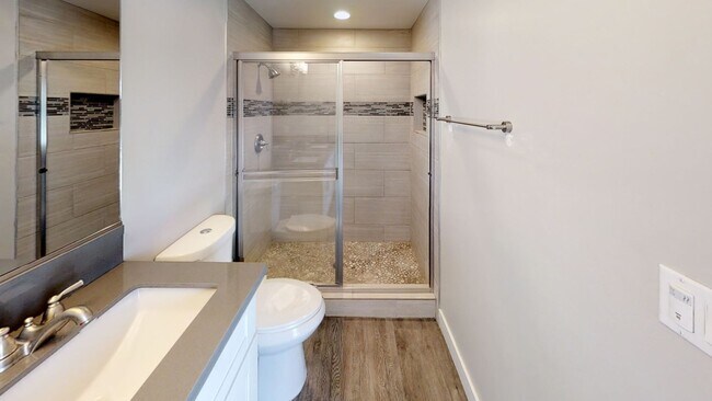 Building Photo - 7BD on Mary Lane! Huge Front Patio, Back Y...