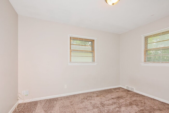 Building Photo - 1255 Del Rey Dr