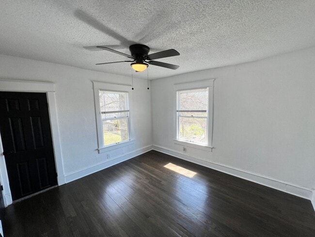 Building Photo - Inviting 3-Bedroom Home with Front Porch Charm