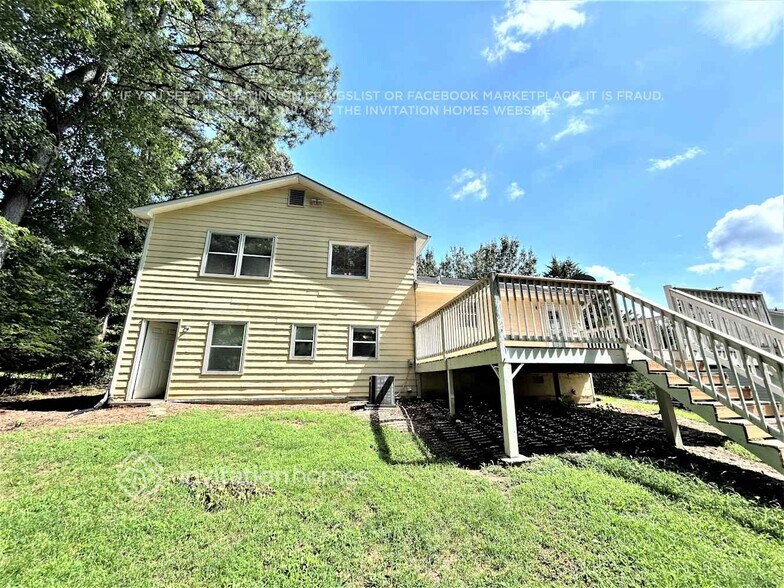 Building Photo - 2252 Chateau Dr