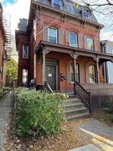 Building Photo - 206 Mill St