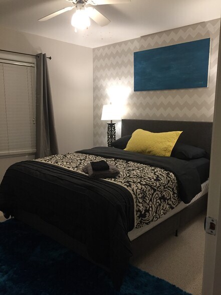 Building Photo - 2-4 Hickory Ridge