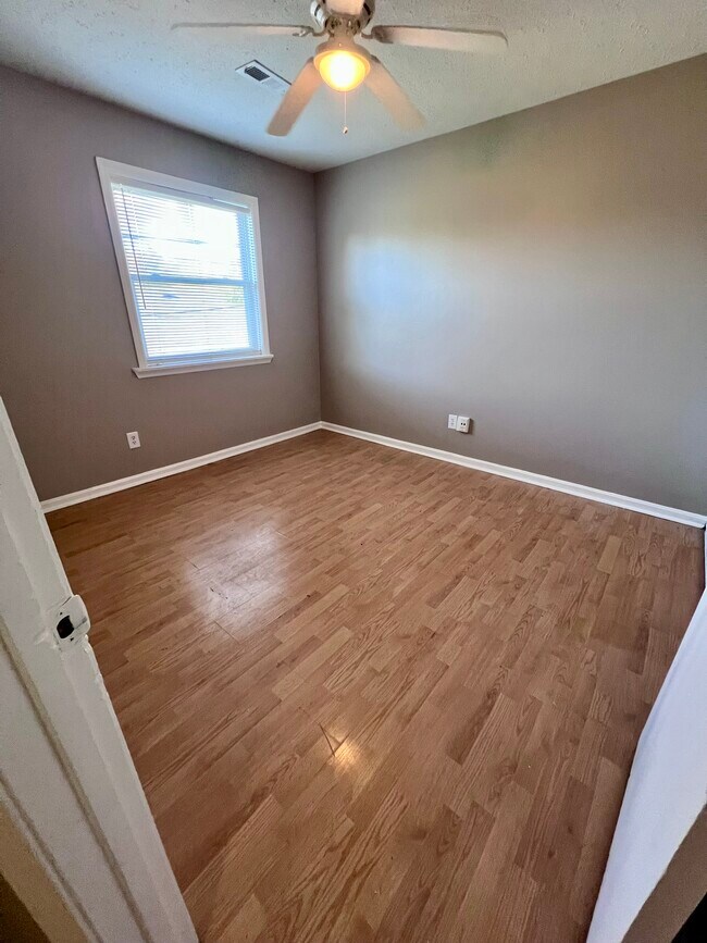 Building Photo - 309 N Marshall Ave