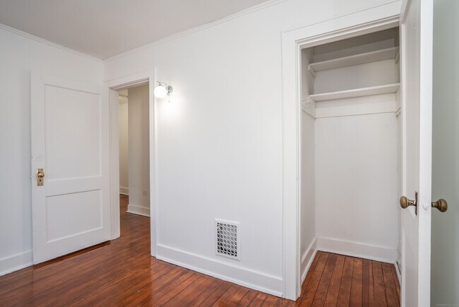 Building Photo - 57 Washington Cir