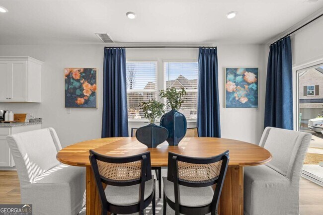 Building Photo - 2546 States Ave